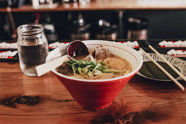 Thailändische Entensuppe vom Grill